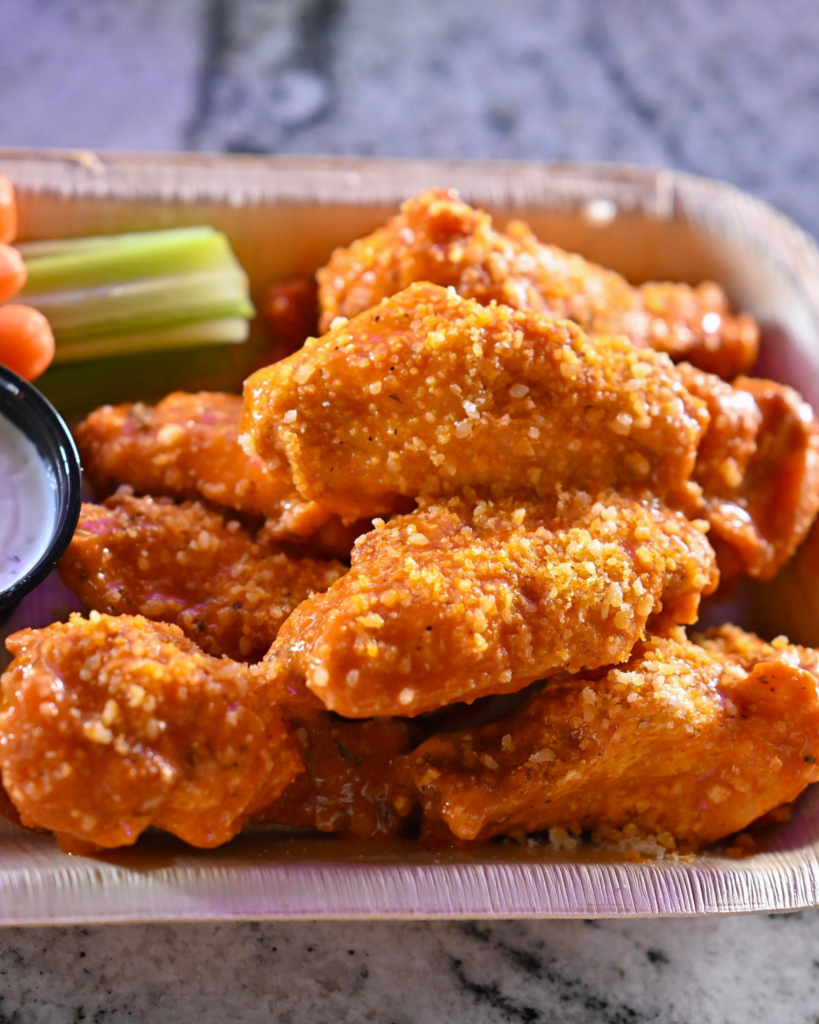 image best wings for the best place in Tampa to watch football